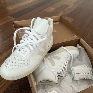 Veja white high top sneakers women brand new in box size 6US 37EU